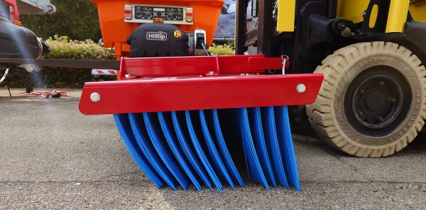 Preview: HILLTIP SweepAway HSM Kehrbesen für Gabelstapler